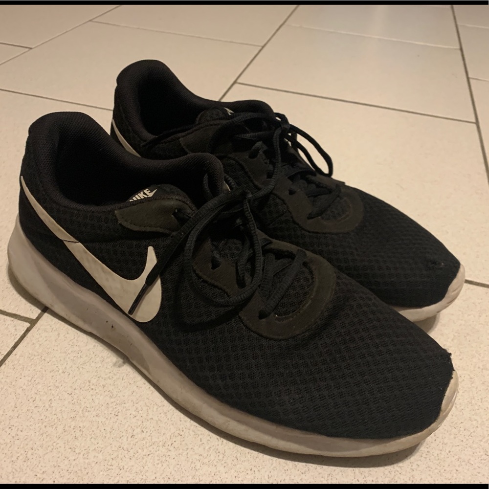 Nike Tanjun